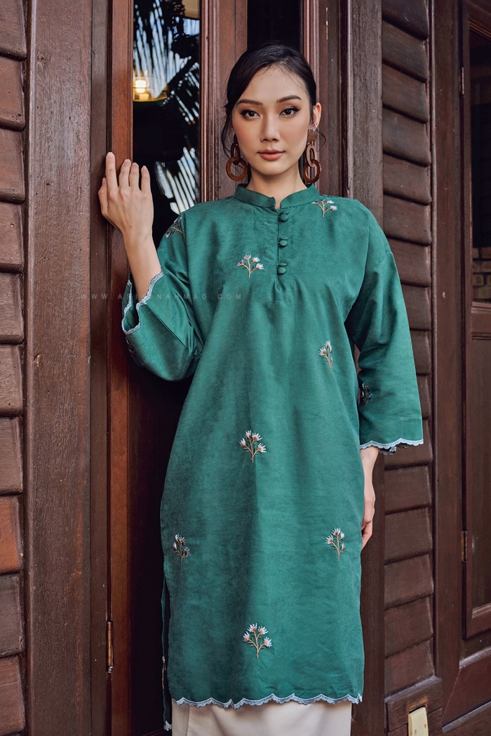 MARIA KURUNG SULAM in GREEN-LIGHT CREAM