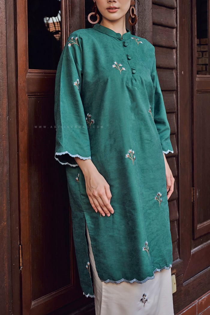 MARIA KURUNG SULAM in GREEN-LIGHT CREAM