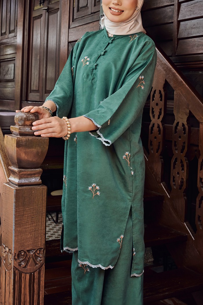 MARIA KURUNG SULAM in GREEN