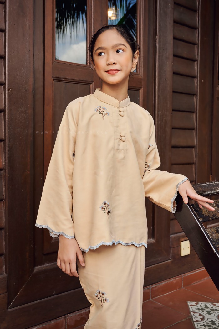 MARIA KURUNG KIDS IN BEIGE