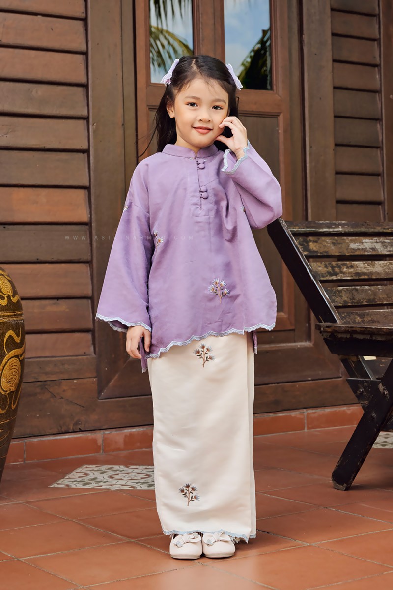 MARIA KURUNG KIDS in PURPLE LIGHT CREAM