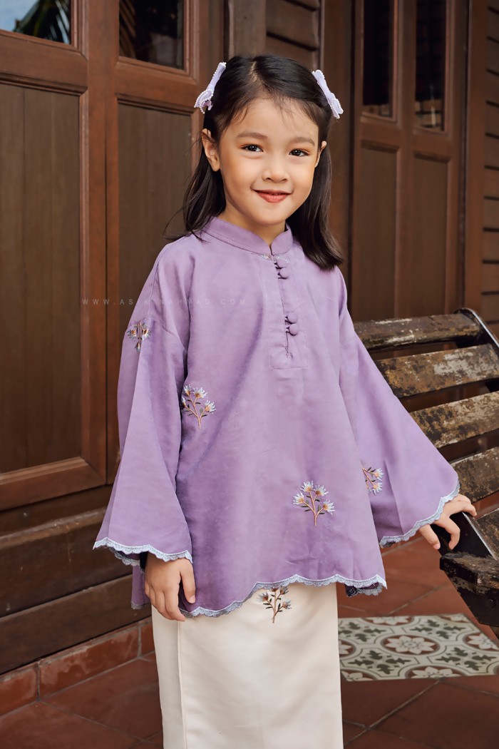 MARIA KURUNG KIDS in PURPLE LIGHT CREAM