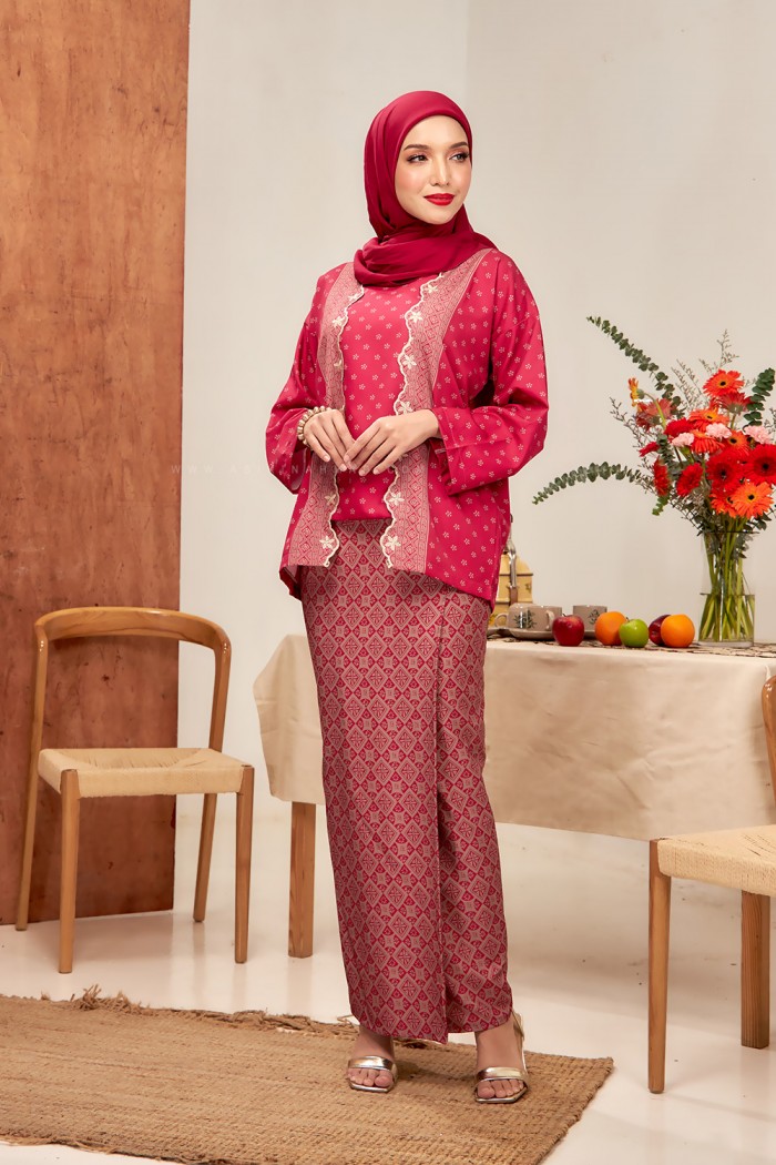 MARINA SULAM KEBAYA in BRIGHT PINK