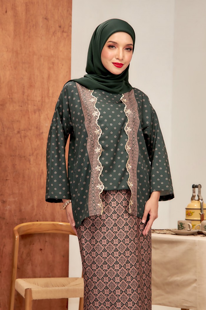 MARINA SULAM KEBAYA in EMERALD