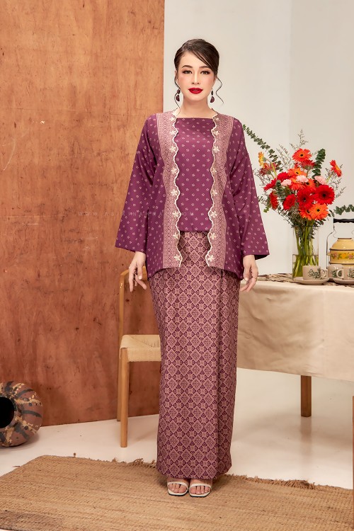 MARINA SULAM KEBAYA in MAGENTA