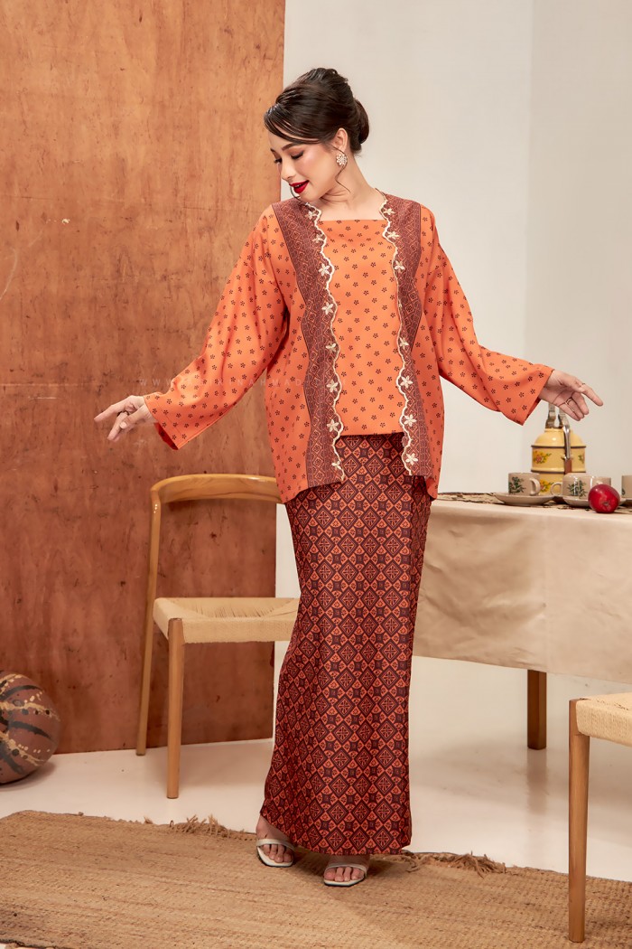 MARINA SULAM KEBAYA in ORANGE