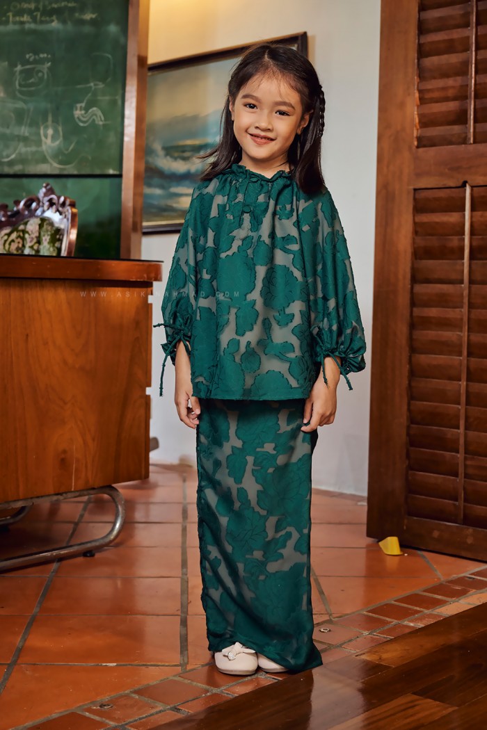 ORKID KURUNG KIDS IN EMERALD