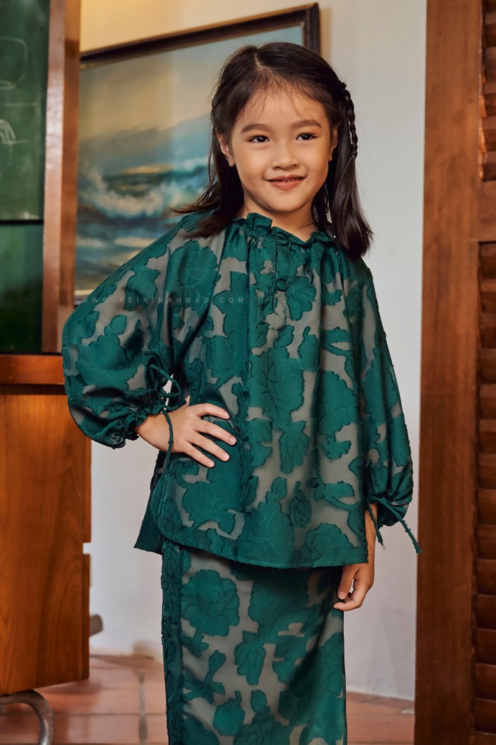 ORKID KURUNG KIDS IN EMERALD