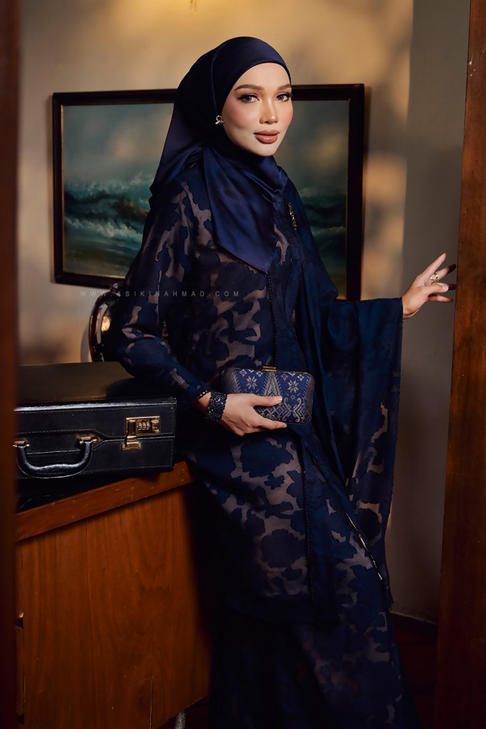 NOORMA KEBARUNG IN NAVY BLUE