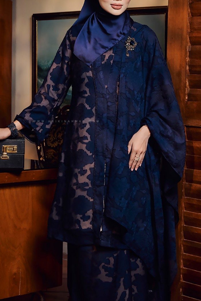 NOORMA SELENDANG IN NAVY BLUE