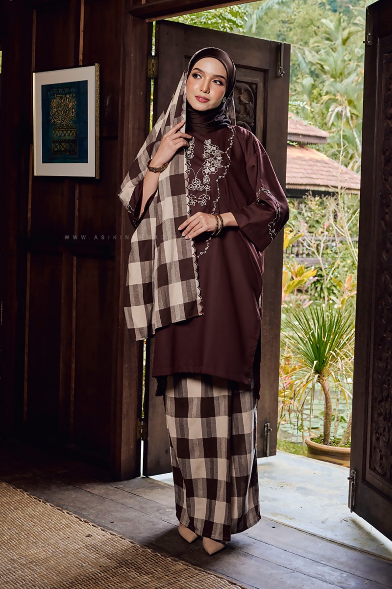 RATU CEMPAKA KURUNG (RCS-D2) IN RICH BROWN