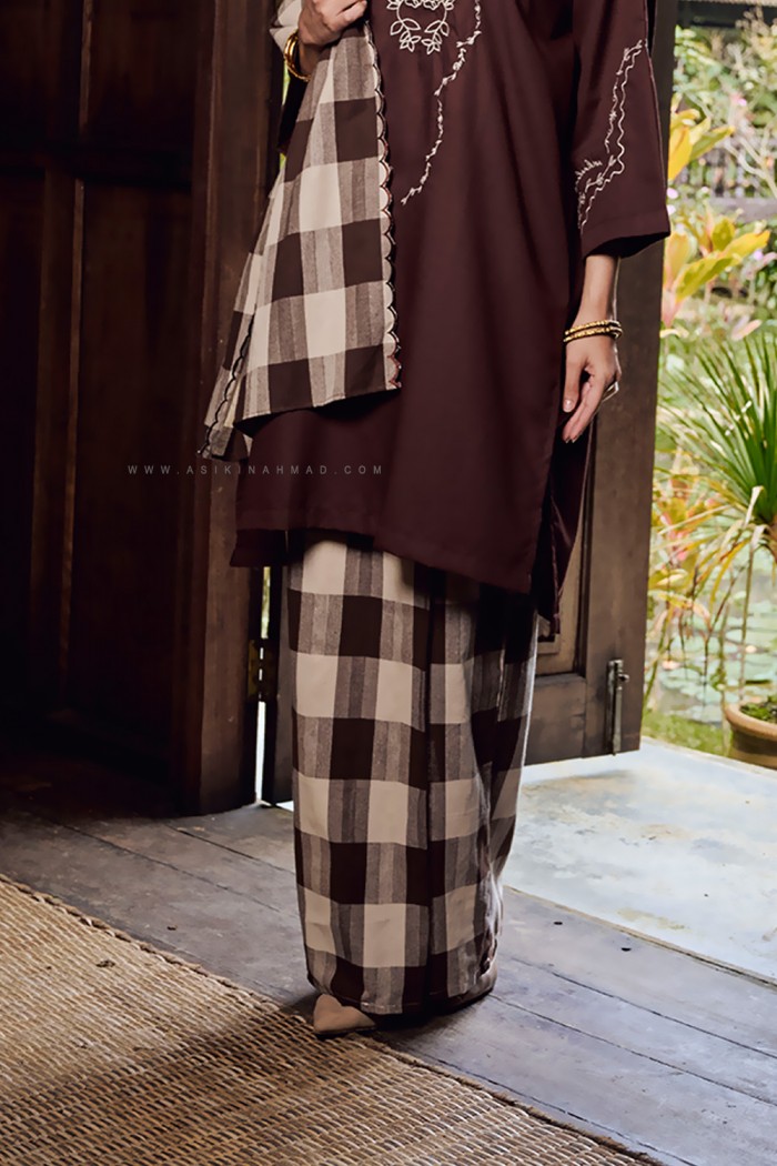 RATU CEMPAKA KURUNG (RCS-D2) IN RICH BROWN