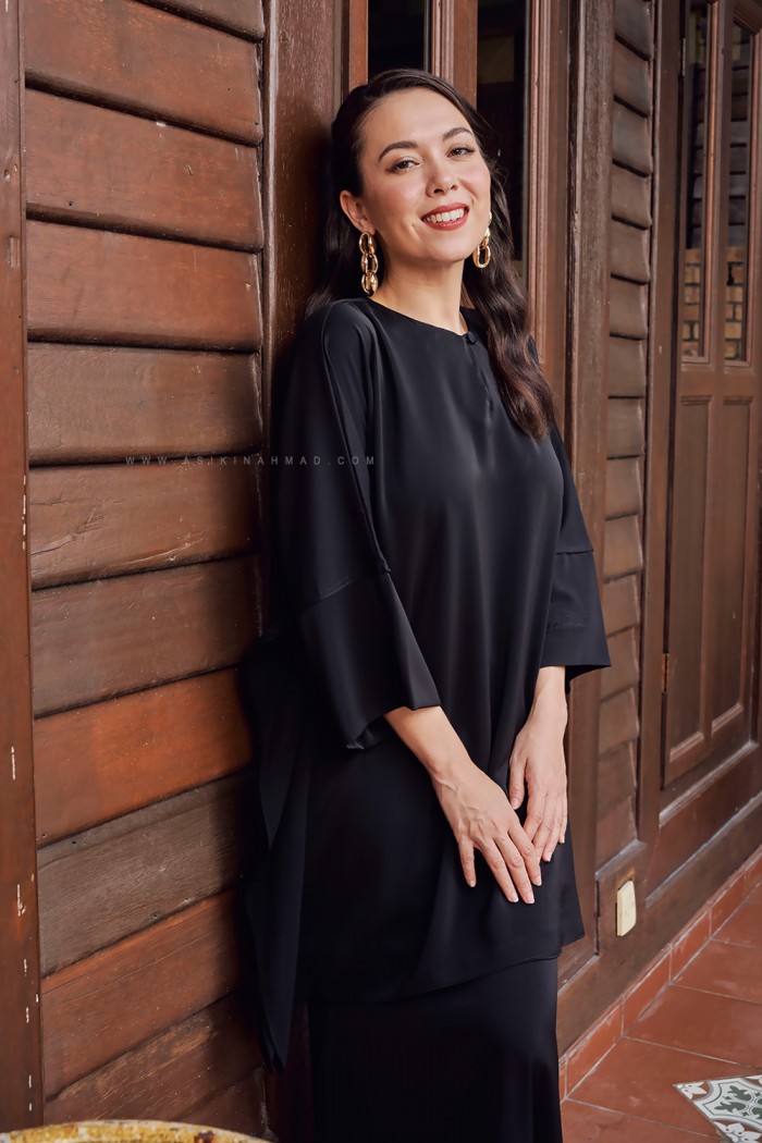 ROSA KURUNG PLAIN IN BLACK