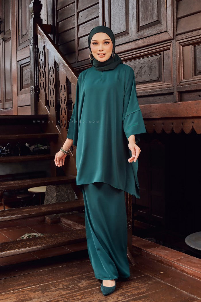 ROSA KURUNG PLAIN IN FOREST GREEN