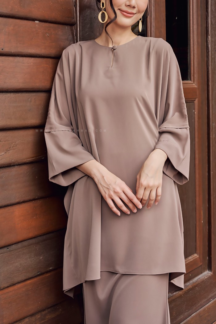 ROSA KURUNG PLAIN IN TAUPE