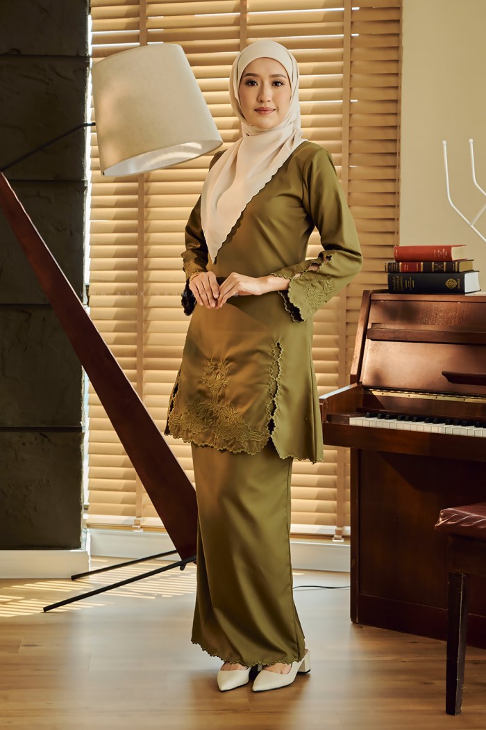 SALLY KURUNG RIAU IN OLIVE