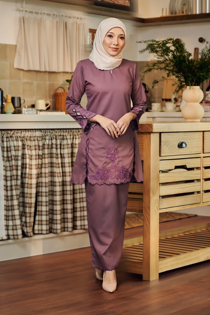 SALLY KURUNG RIAU IN PURPLE