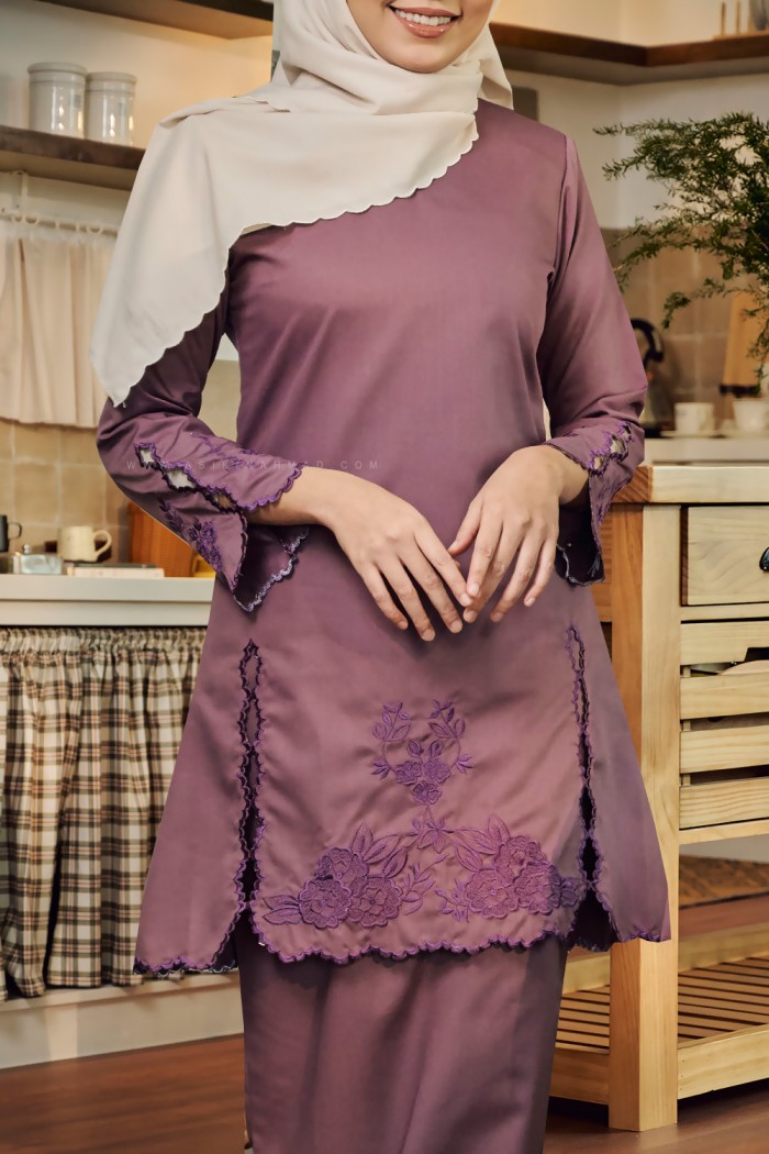 SALLY KURUNG RIAU IN PURPLE