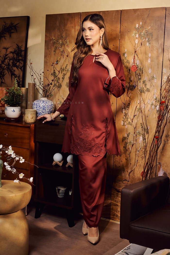 SALLY KURUNG RIAU IN MAROON