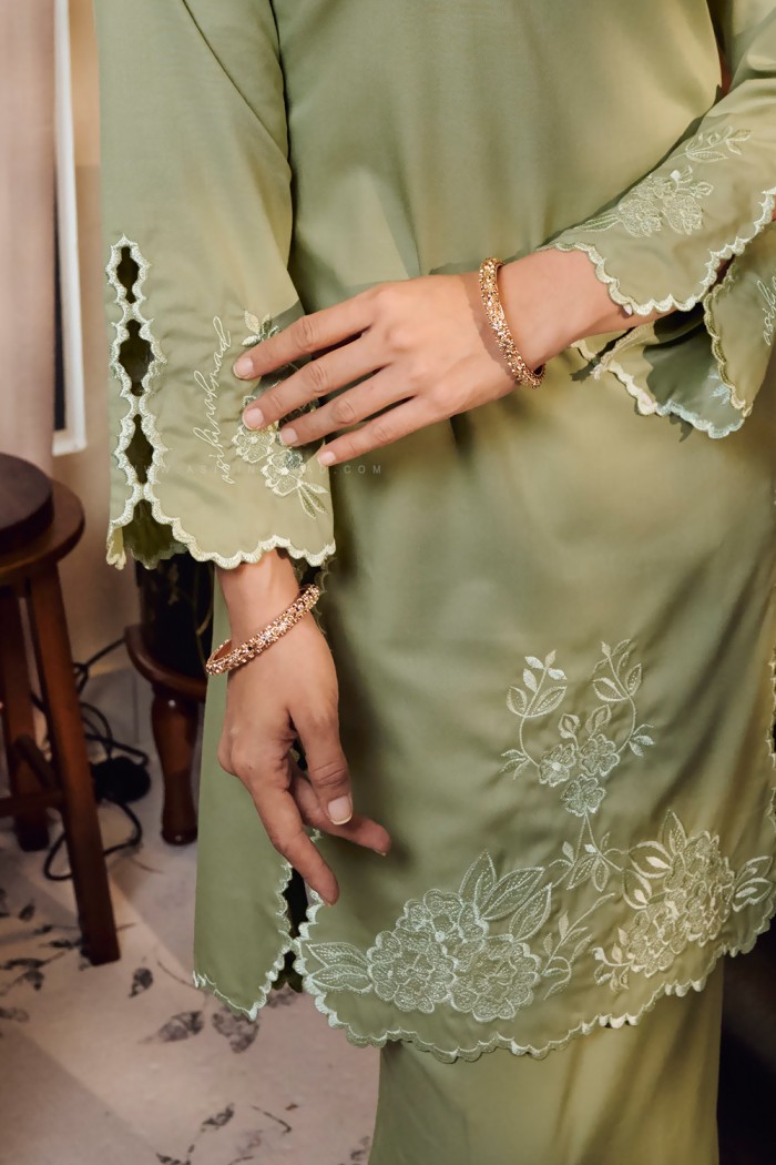 SALLY KURUNG RIAU IN SAGE GREEN