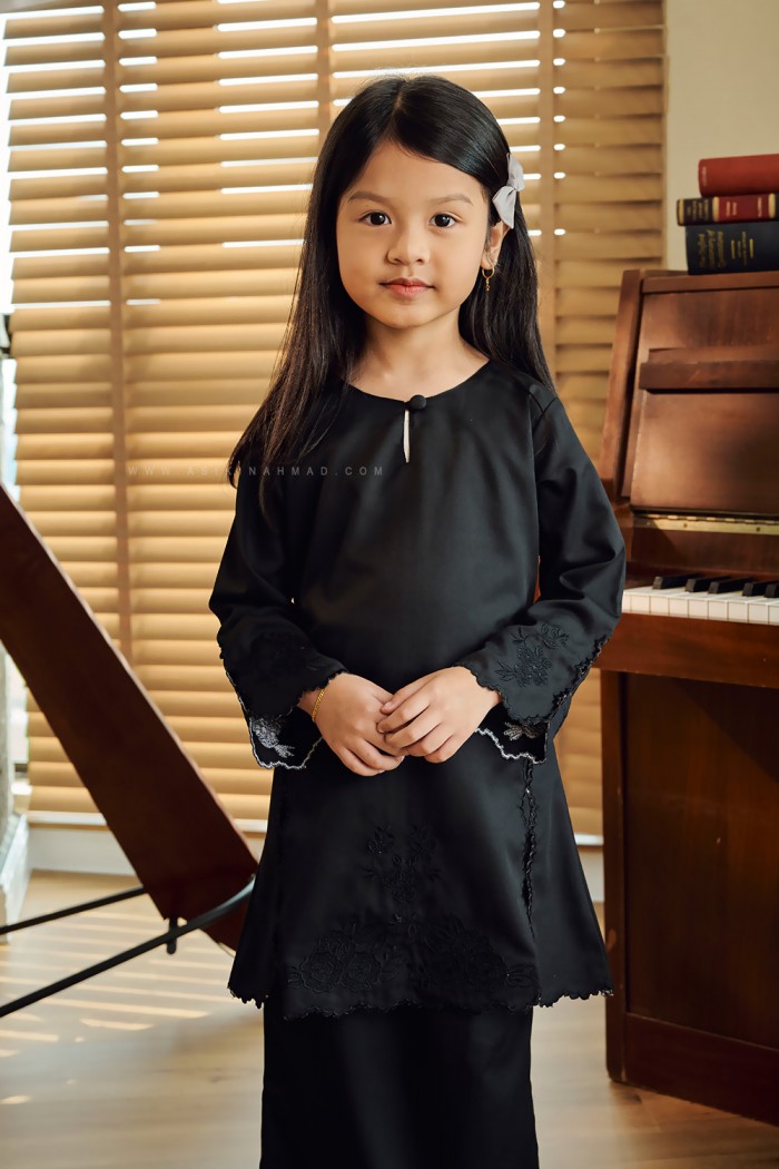 SALLY KURUNG KIDS IN DEEP BLACK