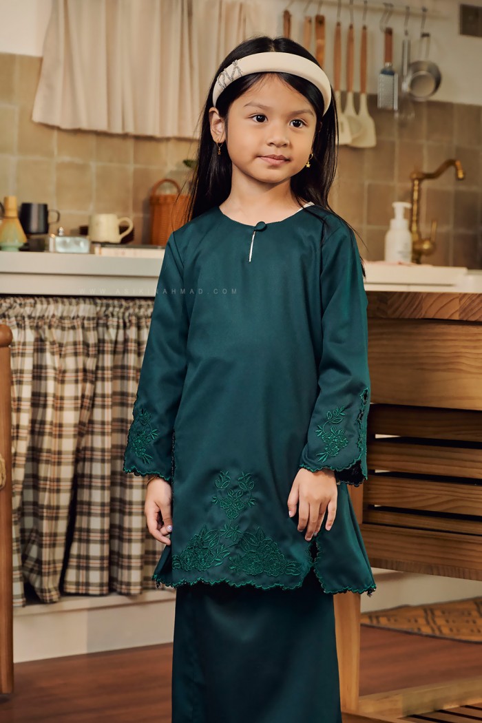 SALLY KURUNG KIDS IN EMERALD