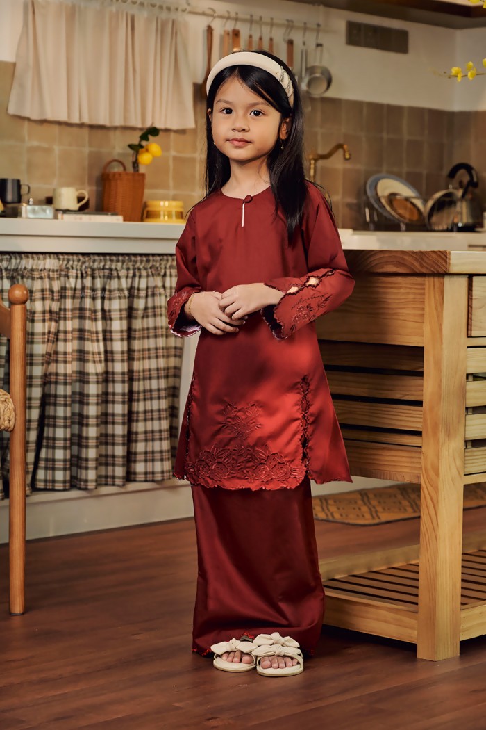 SALLY KURUNG KIDS IN MAROON