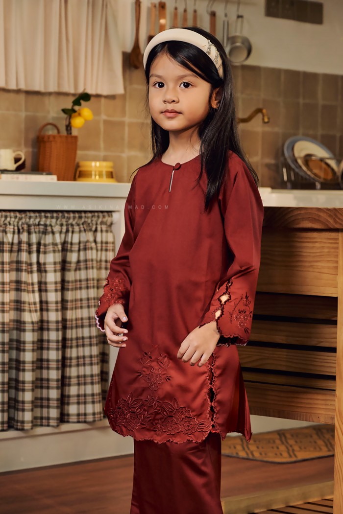 SALLY KURUNG KIDS IN MAROON