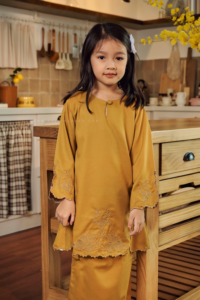 SALLY KURUNG KIDS IN MUSTARD