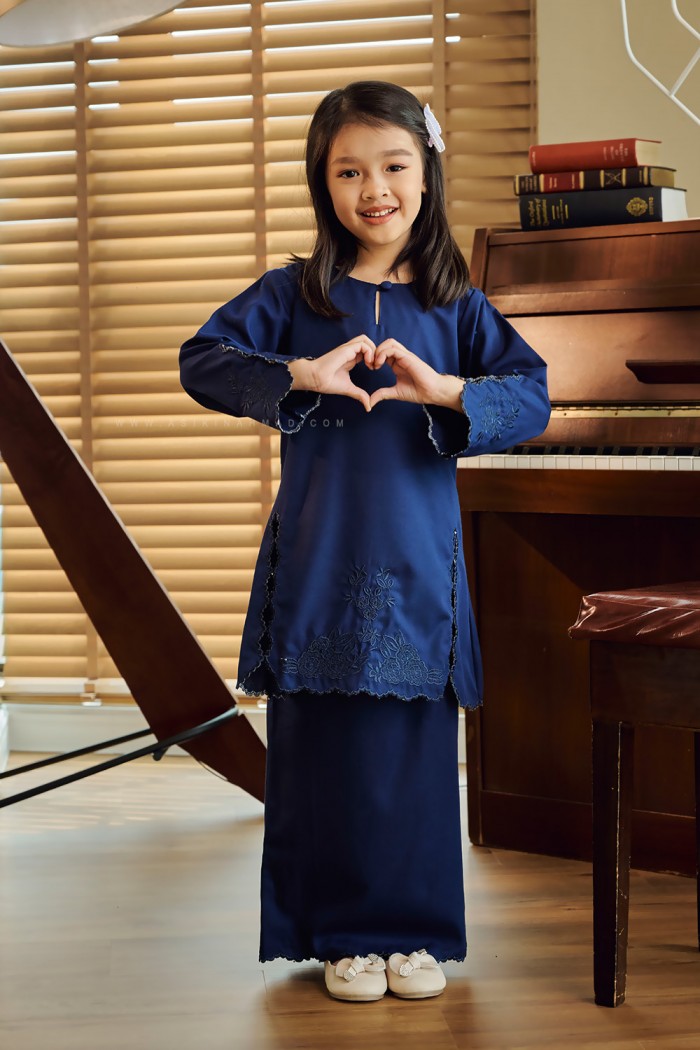 SALLY KURUNG KIDS IN NAVY BLUE