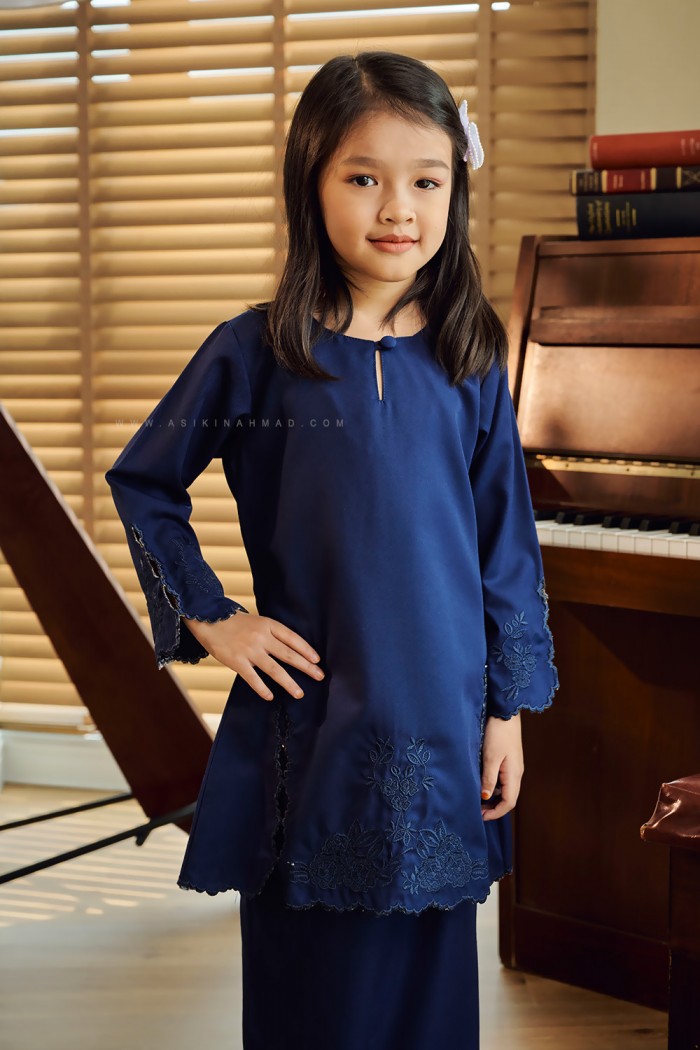 SALLY KURUNG KIDS IN NAVY BLUE