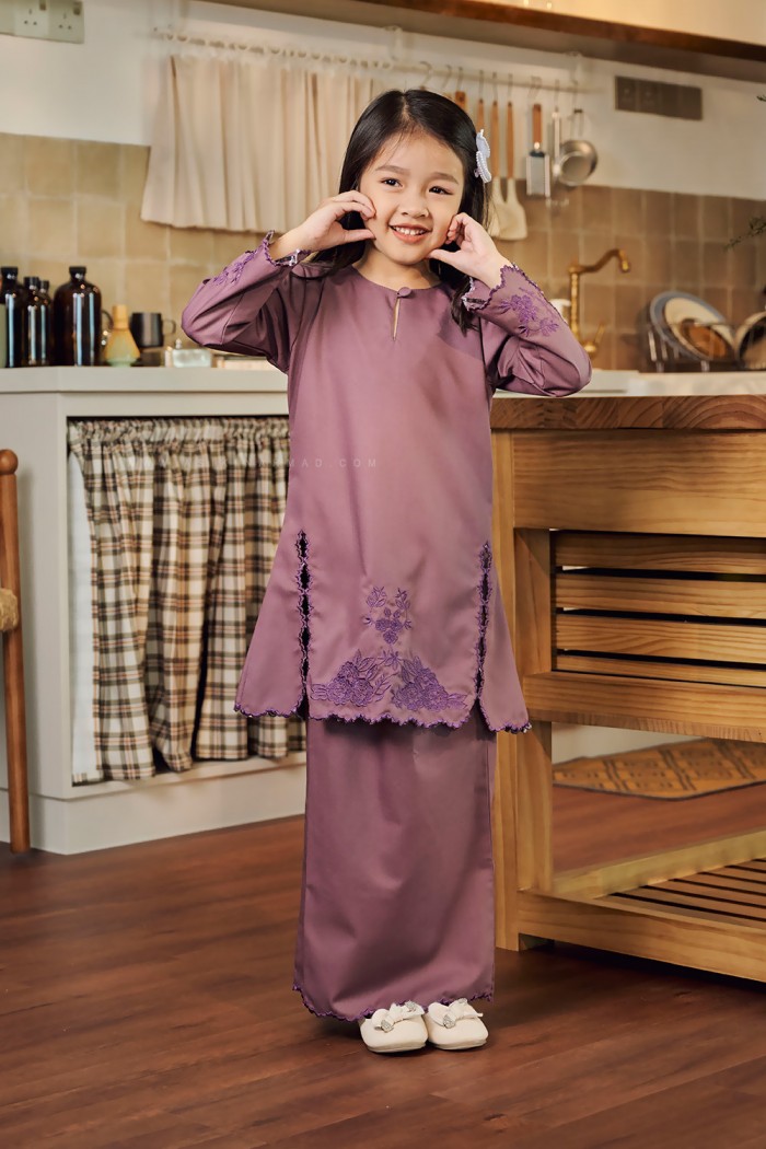 SALLY KURUNG KIDS IN PURPLE