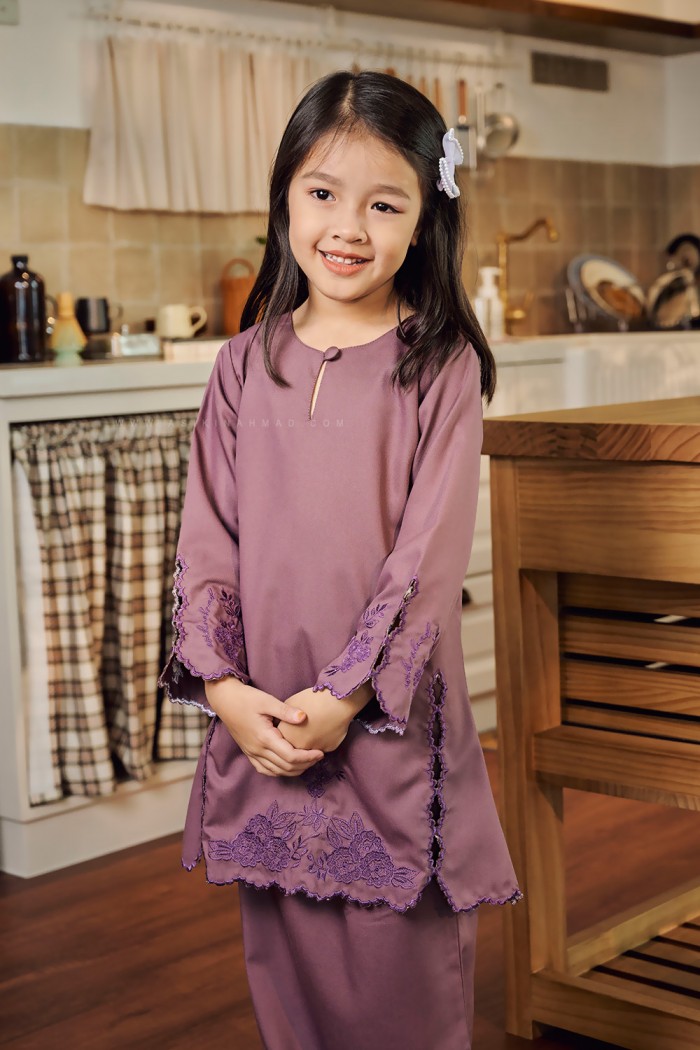 SALLY KURUNG KIDS IN PURPLE