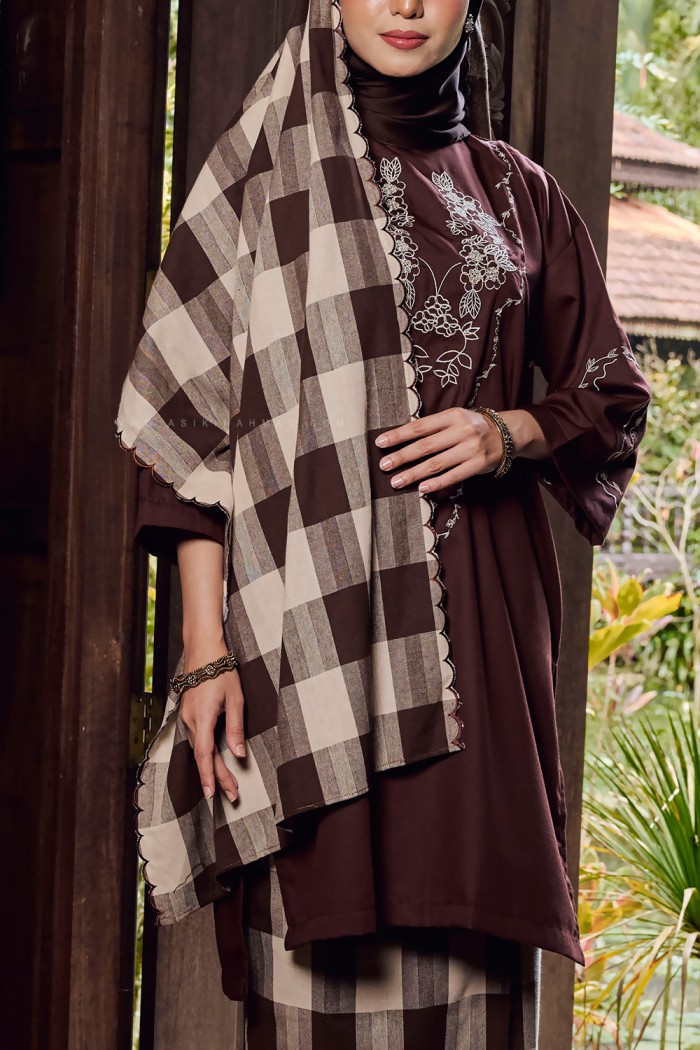 SELENDANG RATU IN RICH BROWN