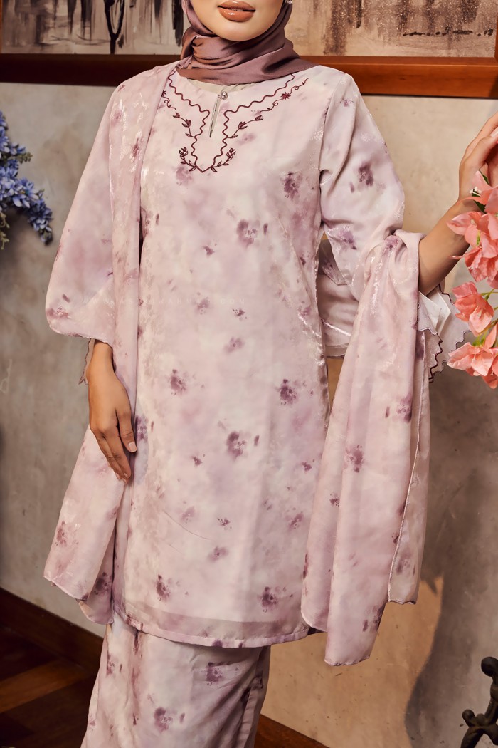 SONIA PRINTED SELENDANG IN PURPLE