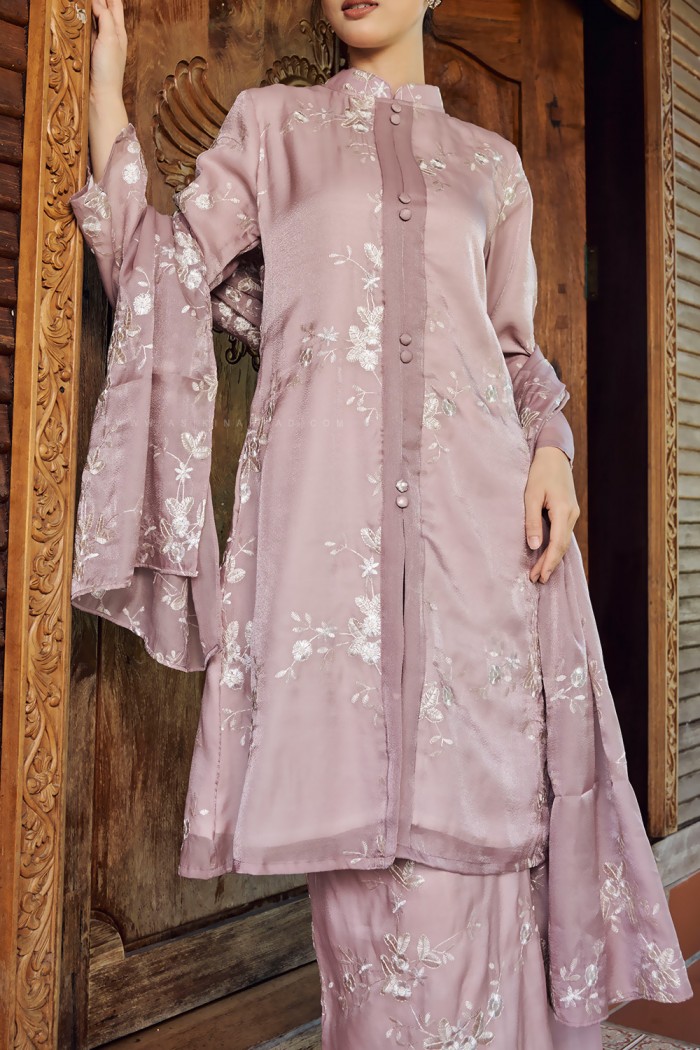 SUTHERA SELENDANG IN DUSTY PURPLE