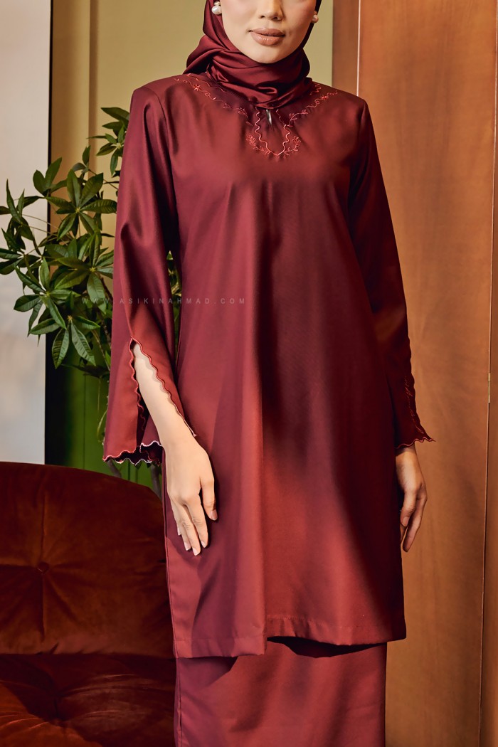 SONIA KURUNG IN BURGUNDY