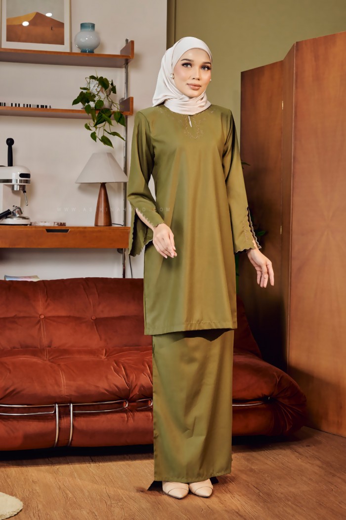 SONIA KURUNG IN OLIVE