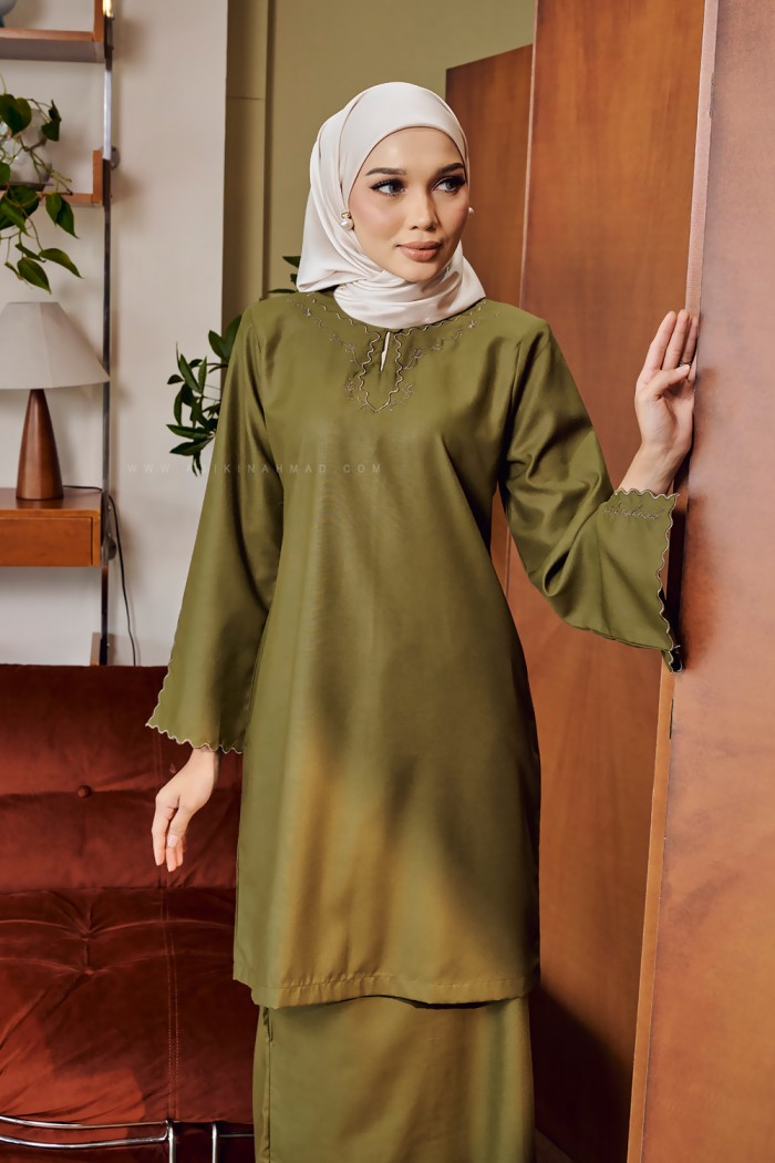 SONIA KURUNG IN OLIVE