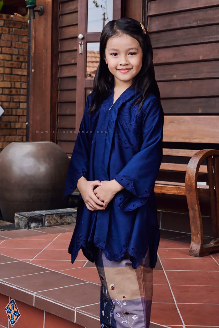 SURIYA KEBARUNG KIDS (SRK-D3) in NAVY BLUE