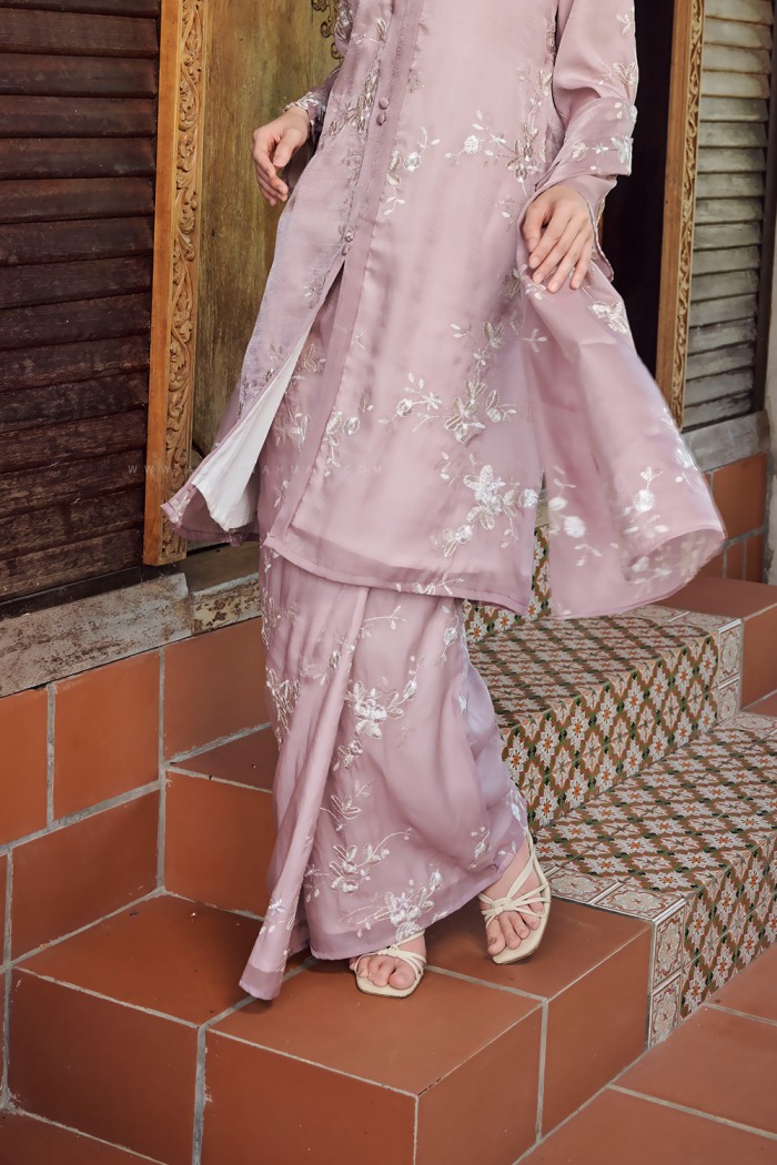 SUTHERA KEBARUNG in DUSTY PURPLE