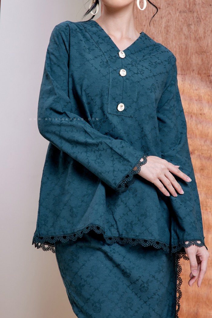 ZEHRA KURUNG in TEAL GREEN