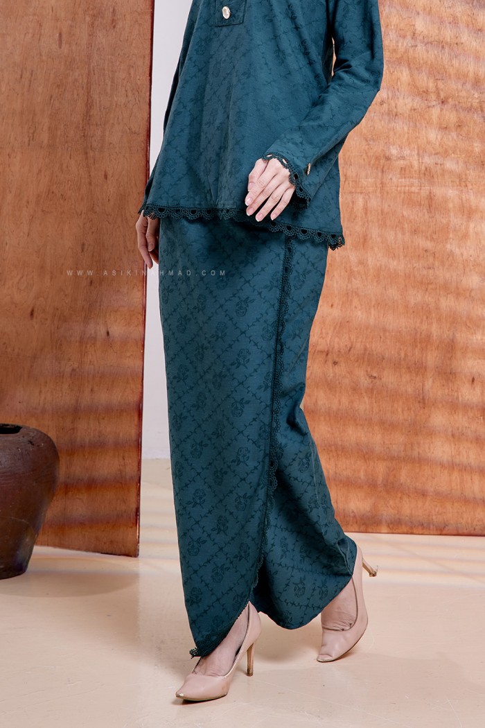 ZEHRA KURUNG in TEAL GREEN