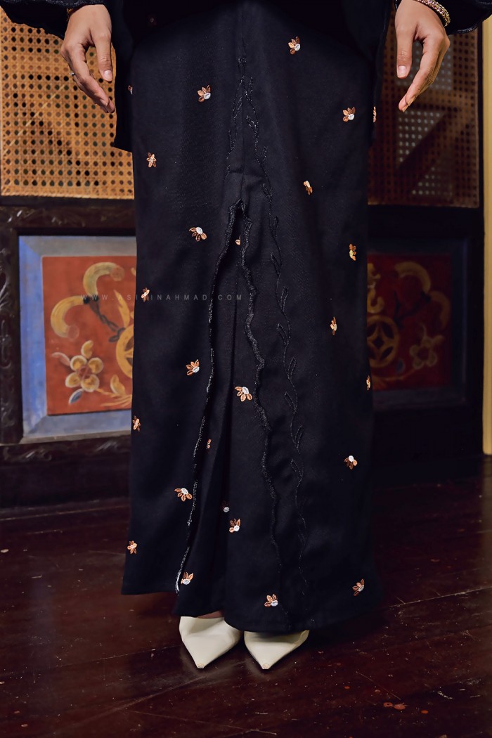 MEKAR MANIS KEBAYA (MMK-D1) in BLACK