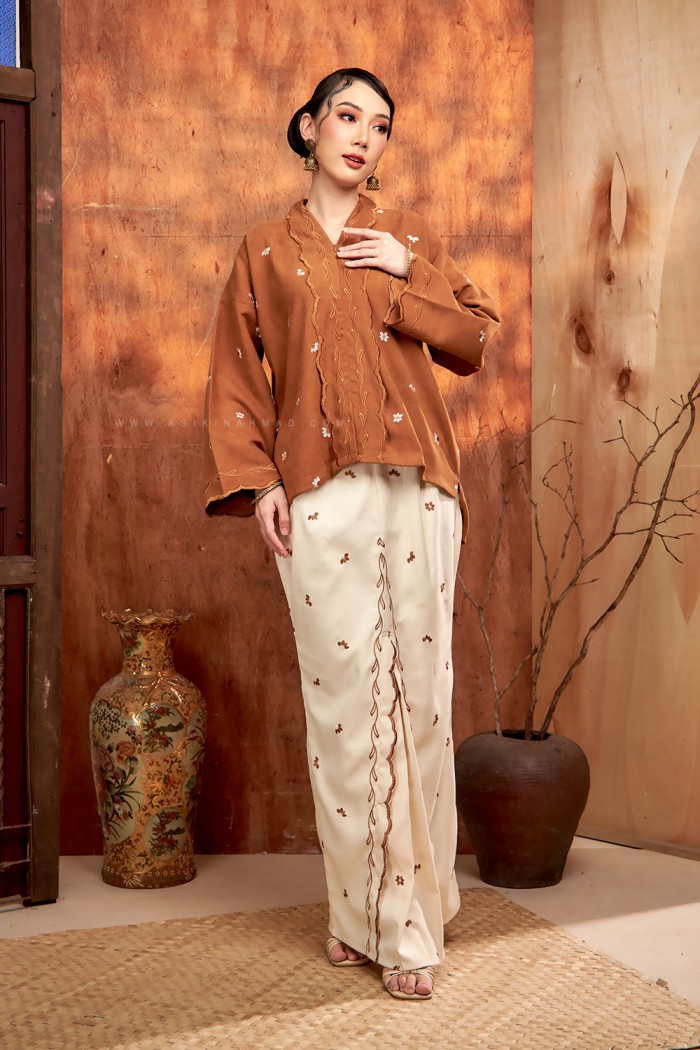 MEKAR MANIS KEBAYA (MMK-D1) in CARAMEL BROWN