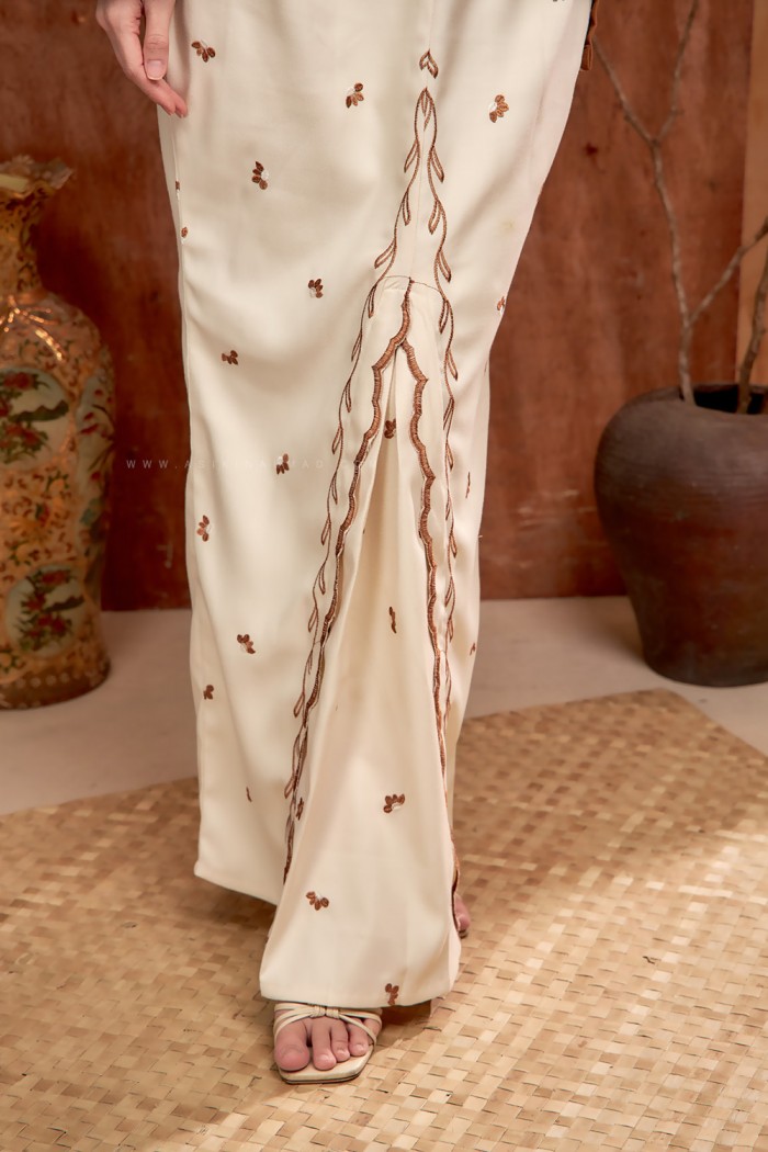 MEKAR MANIS KEBAYA (MMK-D1) in CARAMEL BROWN