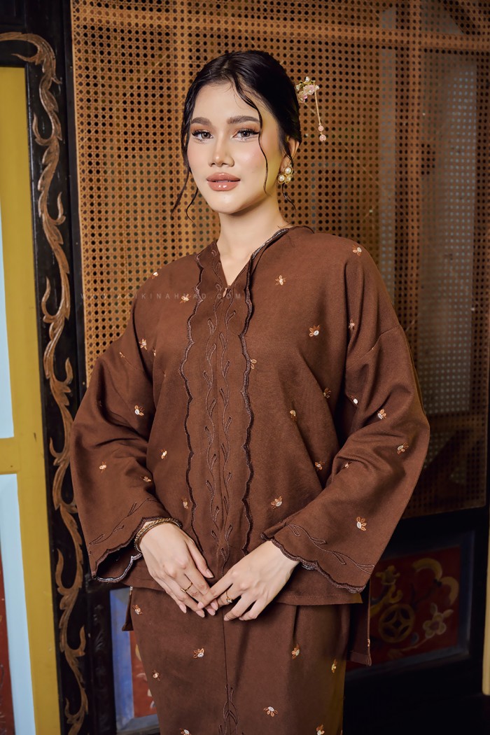 MEKAR MANIS KEBAYA (MMK-D1) in RICH BROWN