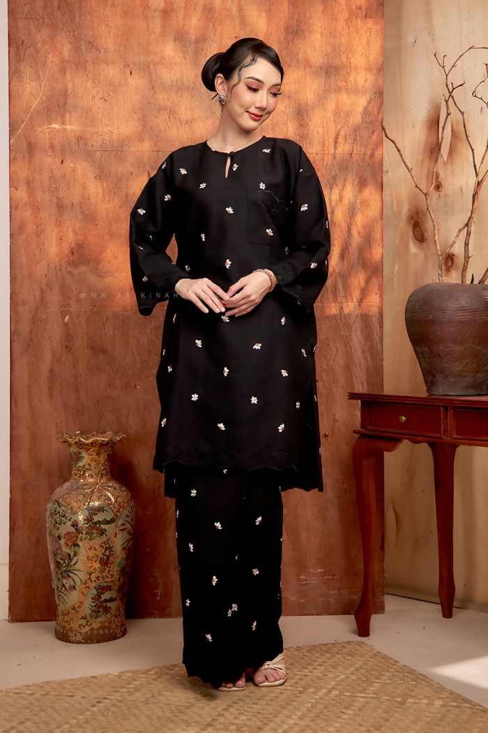 MEKAR SURI KURUNG (MSK-D1) in BLACK