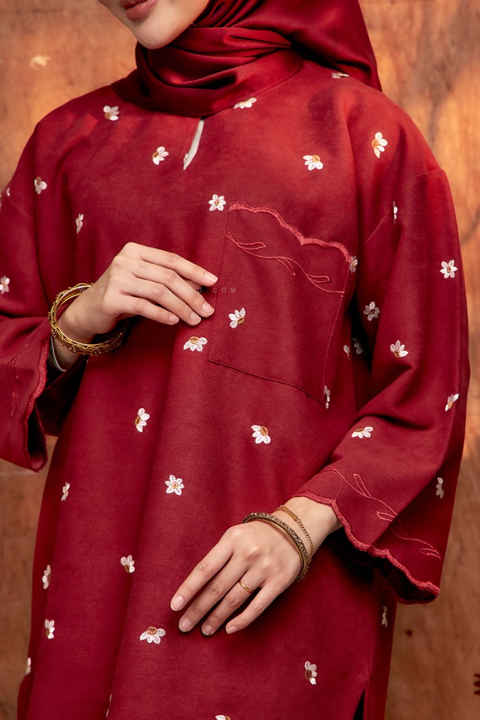 MEKAR SURI KURUNG (MSK-D1) in MAROON