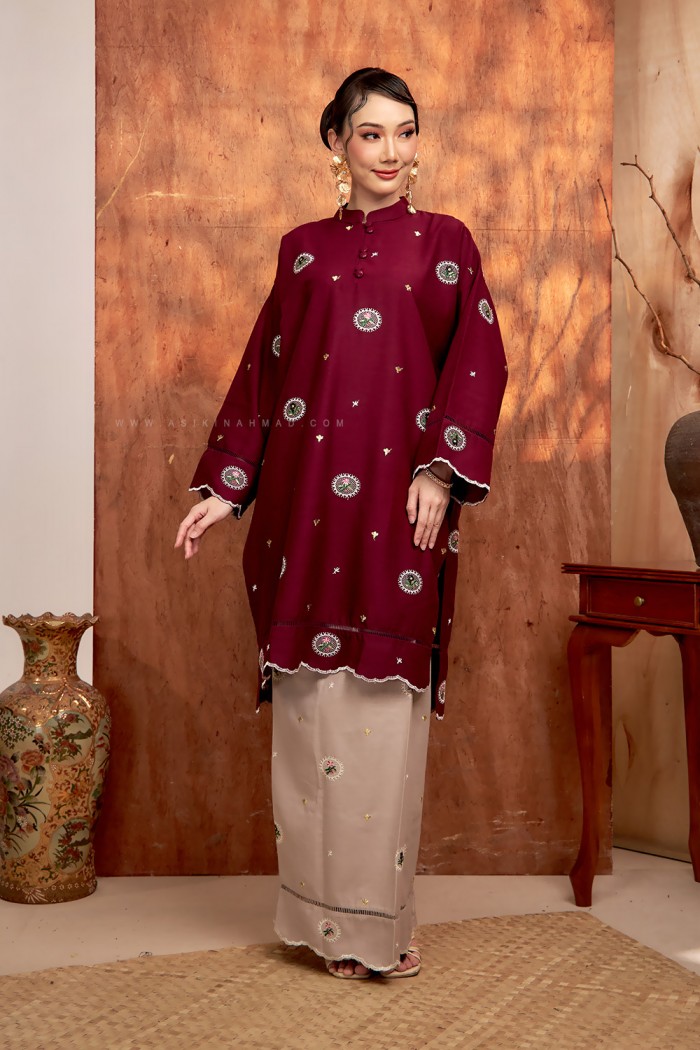 PUTERI RATNA KURUNG (PRK-D2) in BURGUNDY